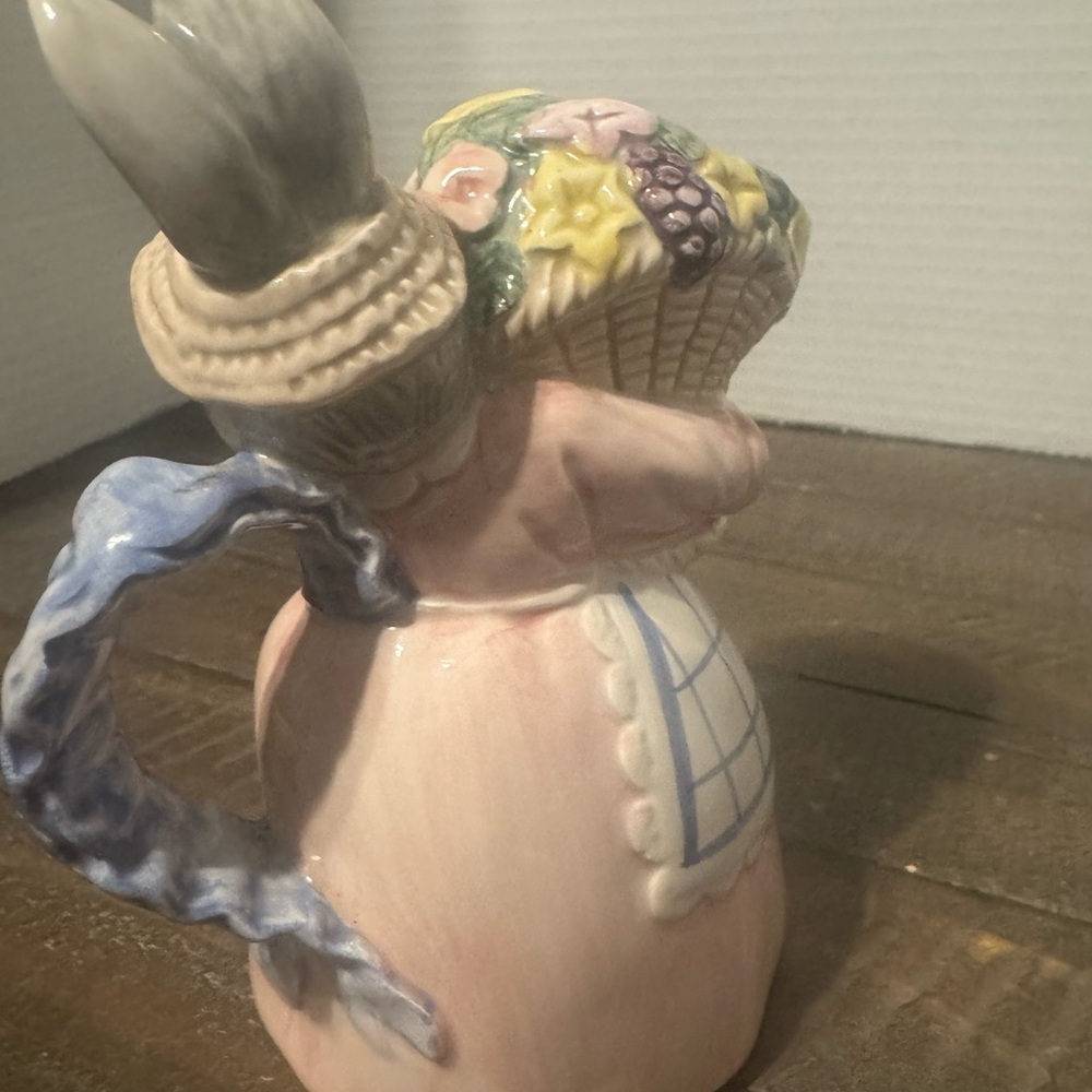 Vintage Fitz and Floyd Bunny Figurine - Picture 4 of 11
